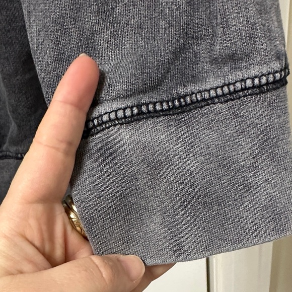 Noah Kahan Stick Season tour sweatshirt 2023 Stone Gray Hoodie sz large | EUC - Picture 7 of 8